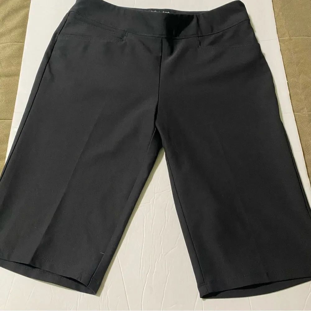 Adidas black long Bermuda women’s golf shorts mid rise pull on stretch size S